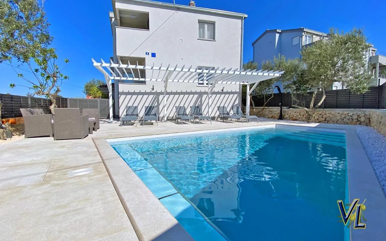 Apartment Pasman - Appartement 50 M2 Et Piscine Pakoštane