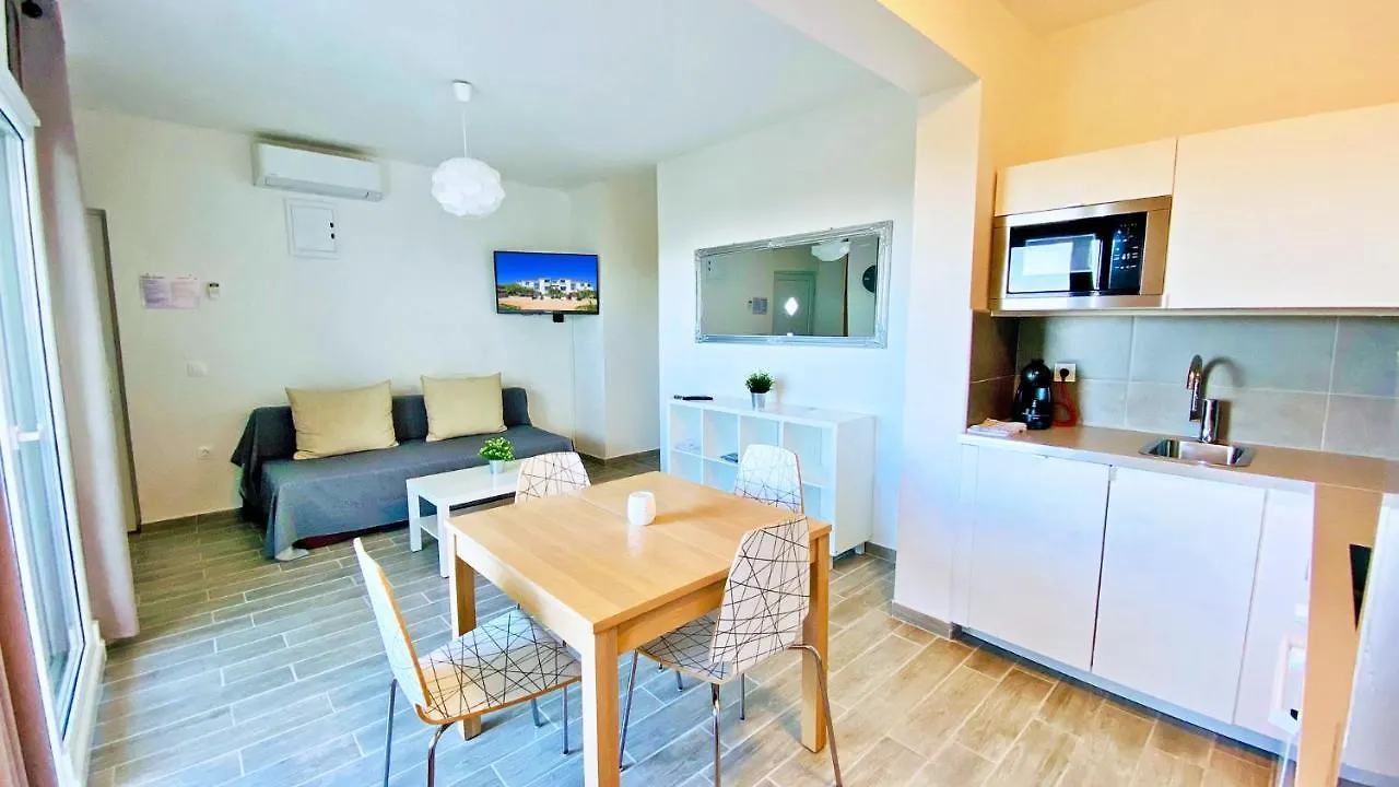 Apartment Pasman - Appartement 50 M2 Et Piscine Пакоштане
