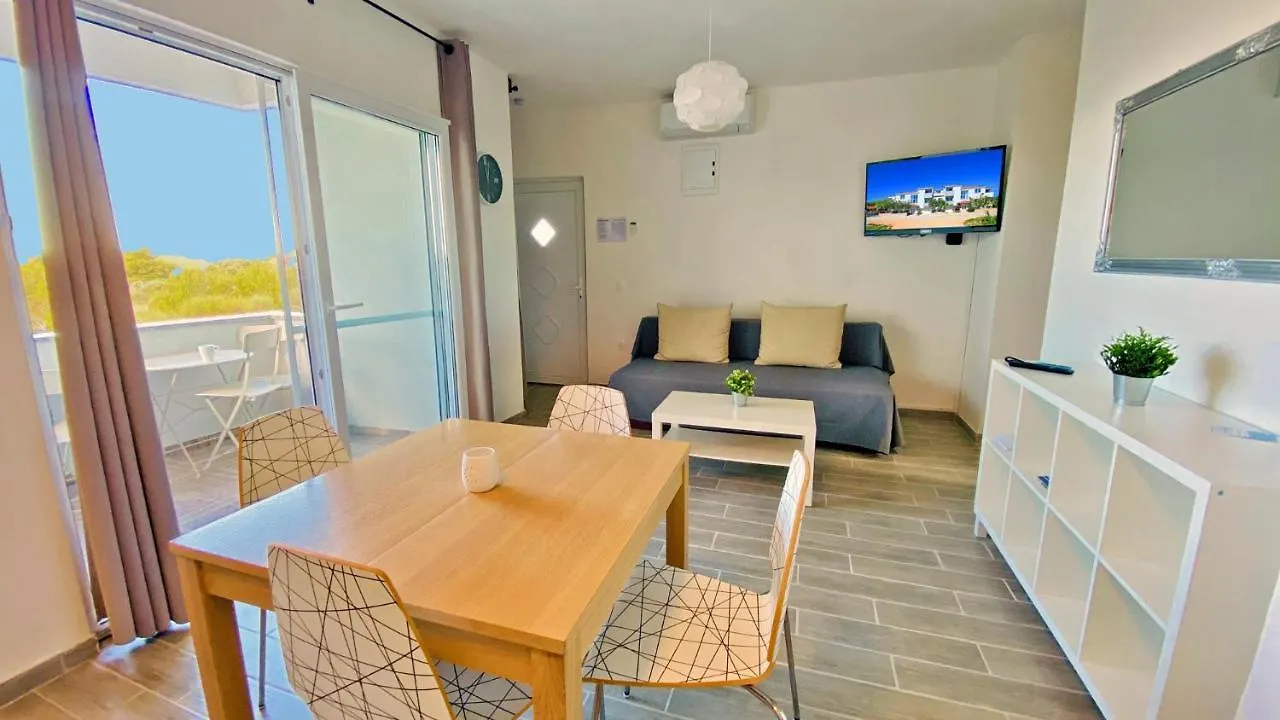 Apartment Pasman - Appartement 50 M2 Et Piscine Пакоштане